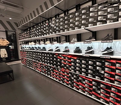 Transformant la venda al detall de calçat: marques com Adidas, Clarks, SKECHERS, ANTA, FILA, Asic...
